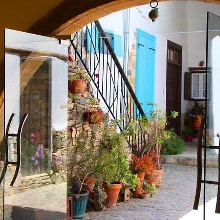 Aperanti Agrotourism Bed & Breakfast Pera Orinis Exterior photo