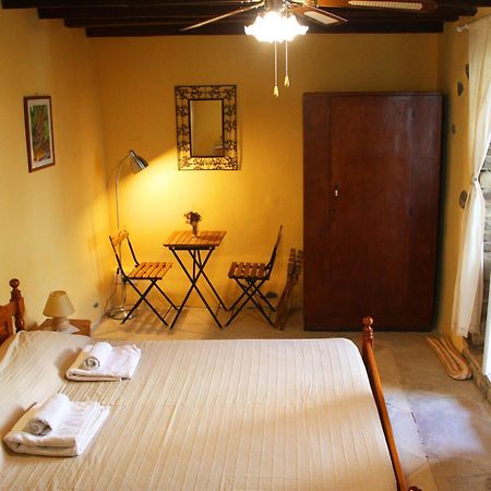 Aperanti Agrotourism Bed & Breakfast Pera Orinis Room photo