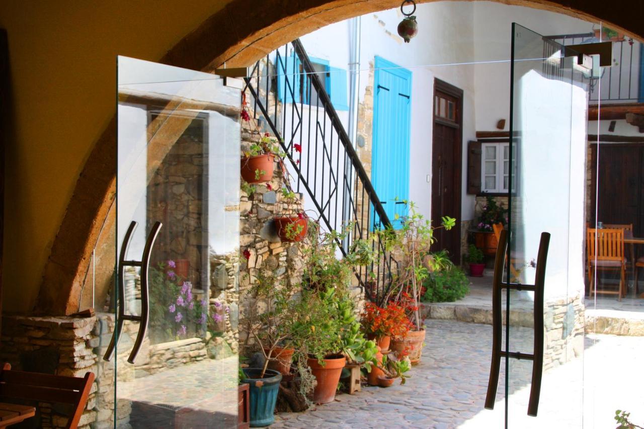 Aperanti Agrotourism Bed & Breakfast Pera Orinis Exterior photo