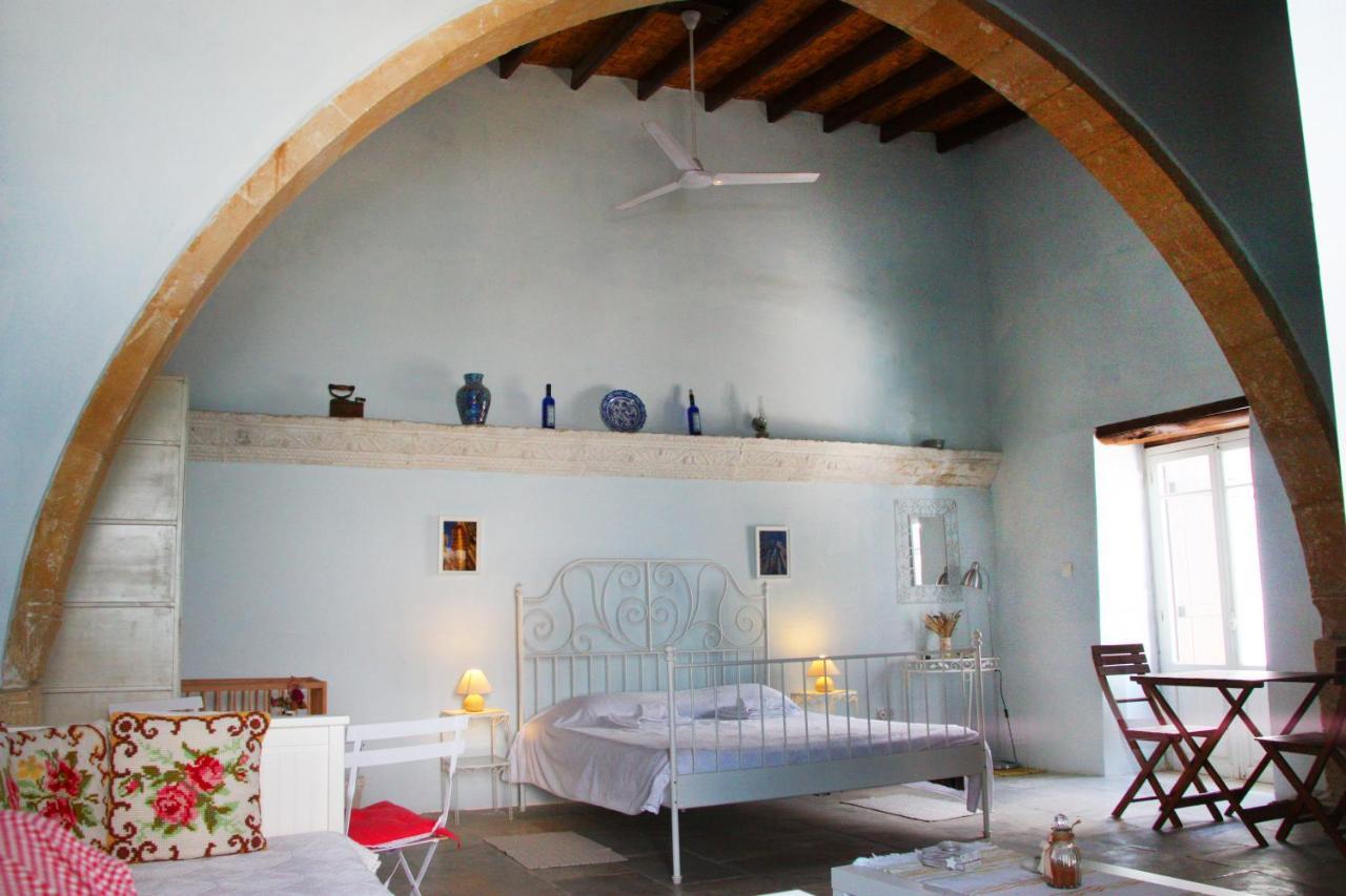Aperanti Agrotourism Bed & Breakfast Pera Orinis Exterior photo