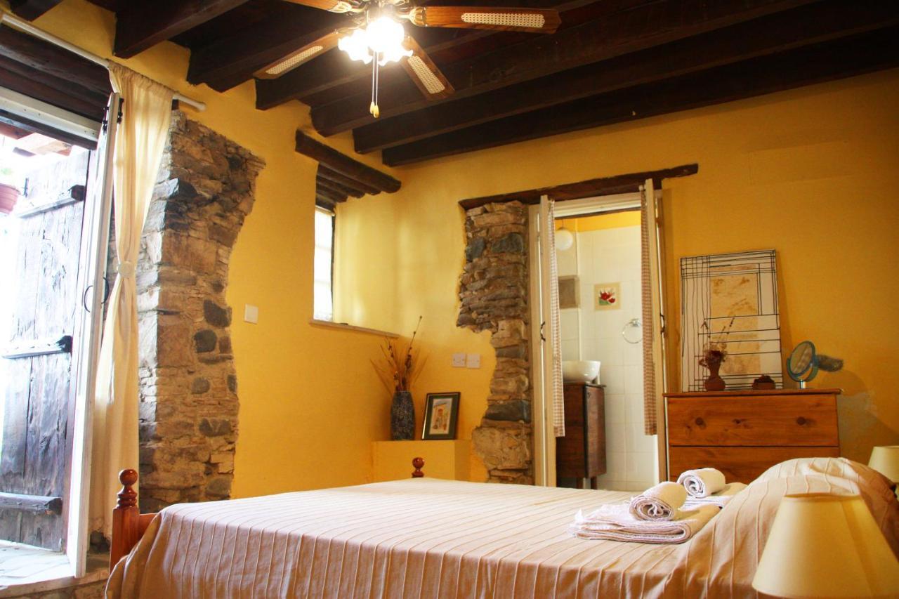 Aperanti Agrotourism Bed & Breakfast Pera Orinis Exterior photo