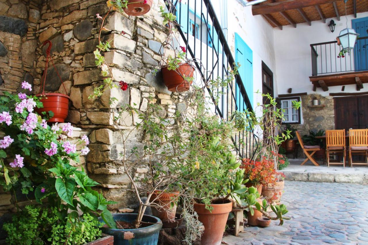 Aperanti Agrotourism Bed & Breakfast Pera Orinis Exterior photo
