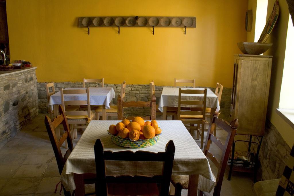 Aperanti Agrotourism Bed & Breakfast Pera Orinis Exterior photo