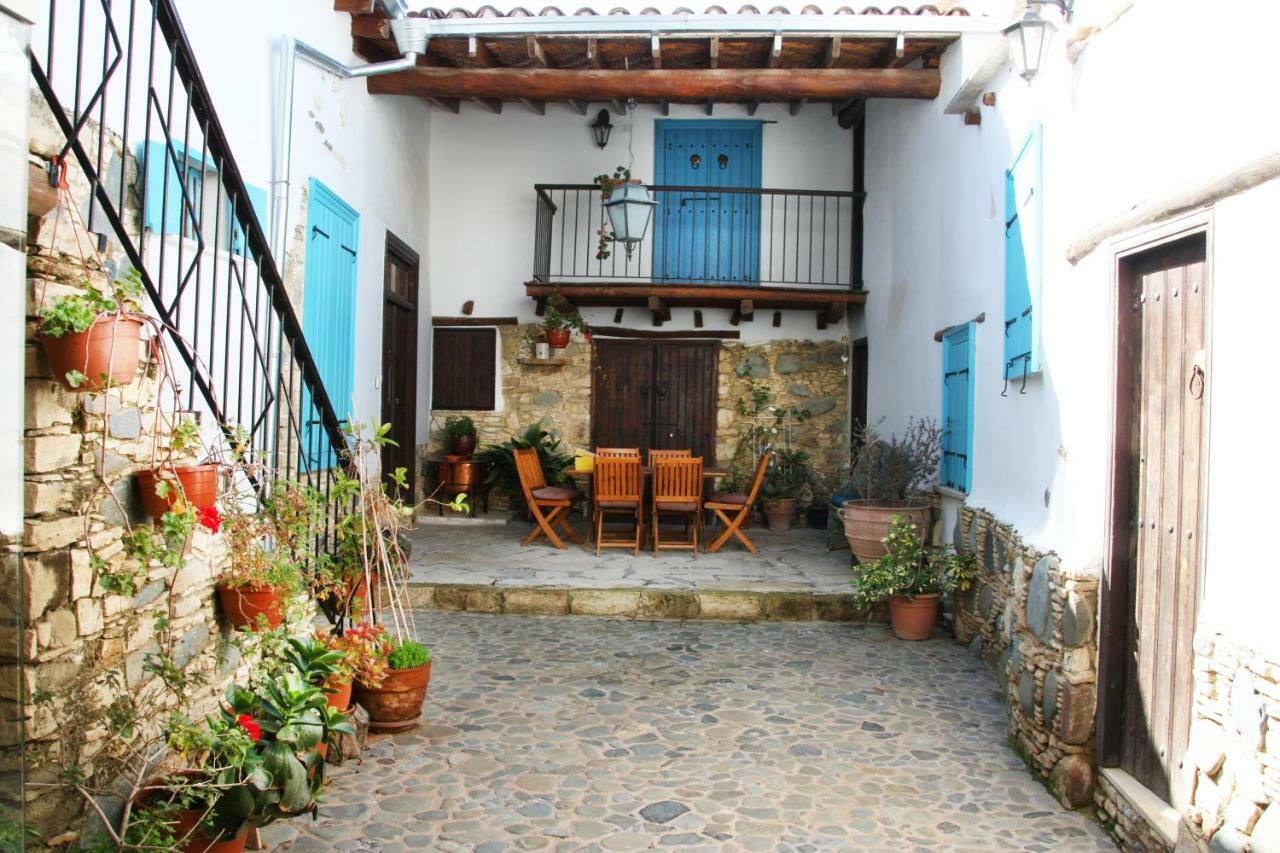 Aperanti Agrotourism Bed & Breakfast Pera Orinis Exterior photo